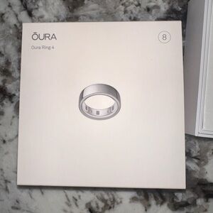 Oura Ring 4 in Silver: Size 8